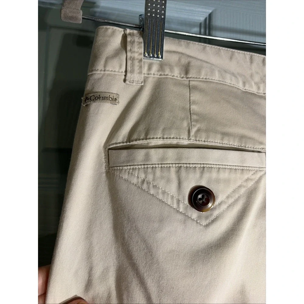 Columbia Omni shield Women's Chinos Relaxed Fit Cotton Blend Khaki Sz 8 Bootcut.